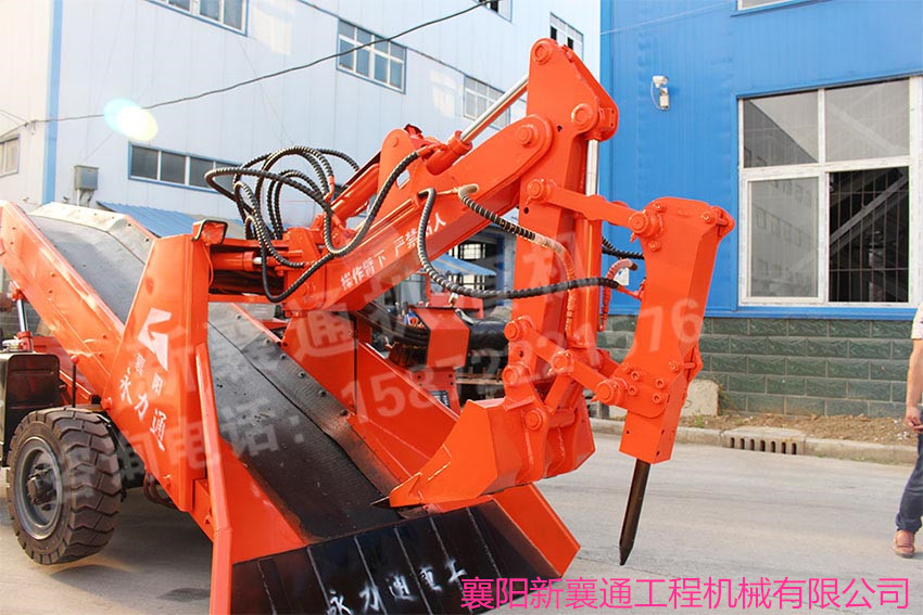 1594258494780715.jpg 輪式扒渣機(jī)1.jpg