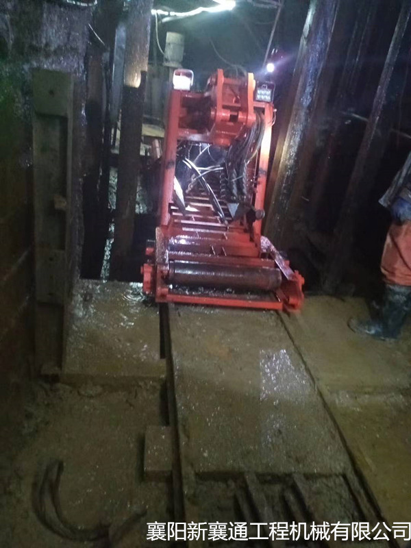 1595299498127138.jpg 扒渣機(jī)5_副本.jpg