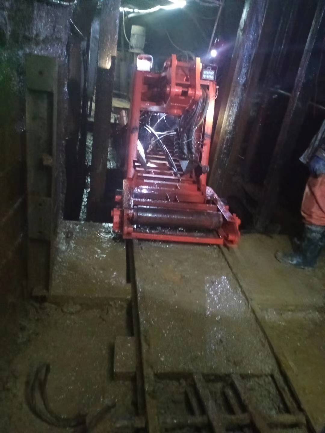 1595819381135883.jpg 扒渣機(jī)5.jpg