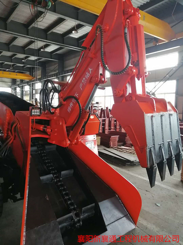 小型扒渣機.jpg 履帶扒渣機3.jpg